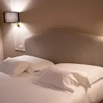 Casa Almika Principe Amedeo Guest house