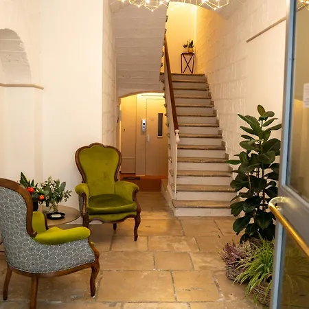 Casa Almika Principe Amedeo Guest house