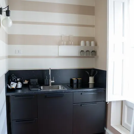 Casa Almika Principe Amedeo 招待所 3*