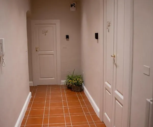 ゲストハウス Casa Almika Principe Amedeo バーリ